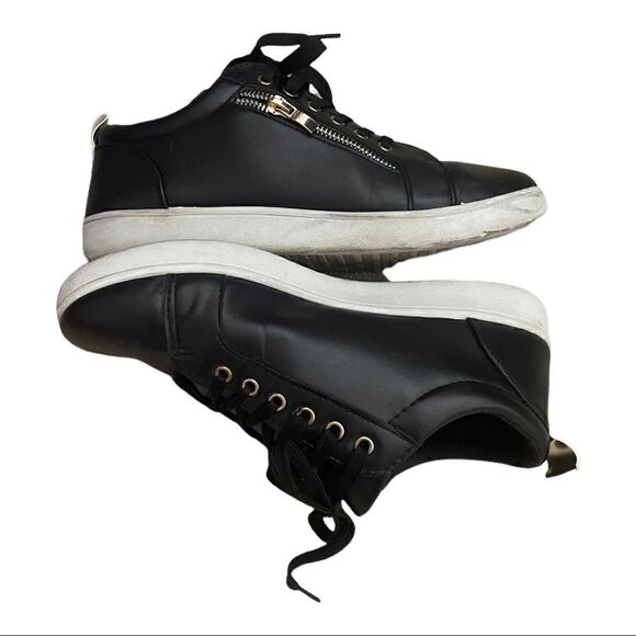 Size 9 Colloseum Black and Gold Sneakers - Picture 3 of 6